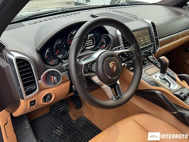 2014 Porsche Cayenne — Miniatură 9
