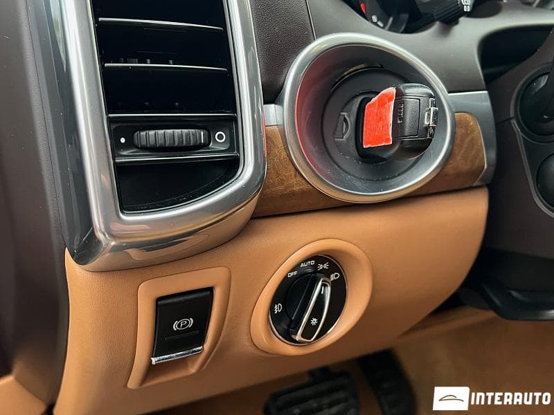2014 Porsche Cayenne — Miniatură 8