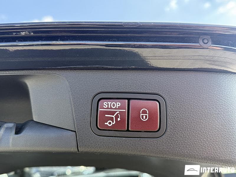 2015 Mercedes C 350e — Miniatură 26