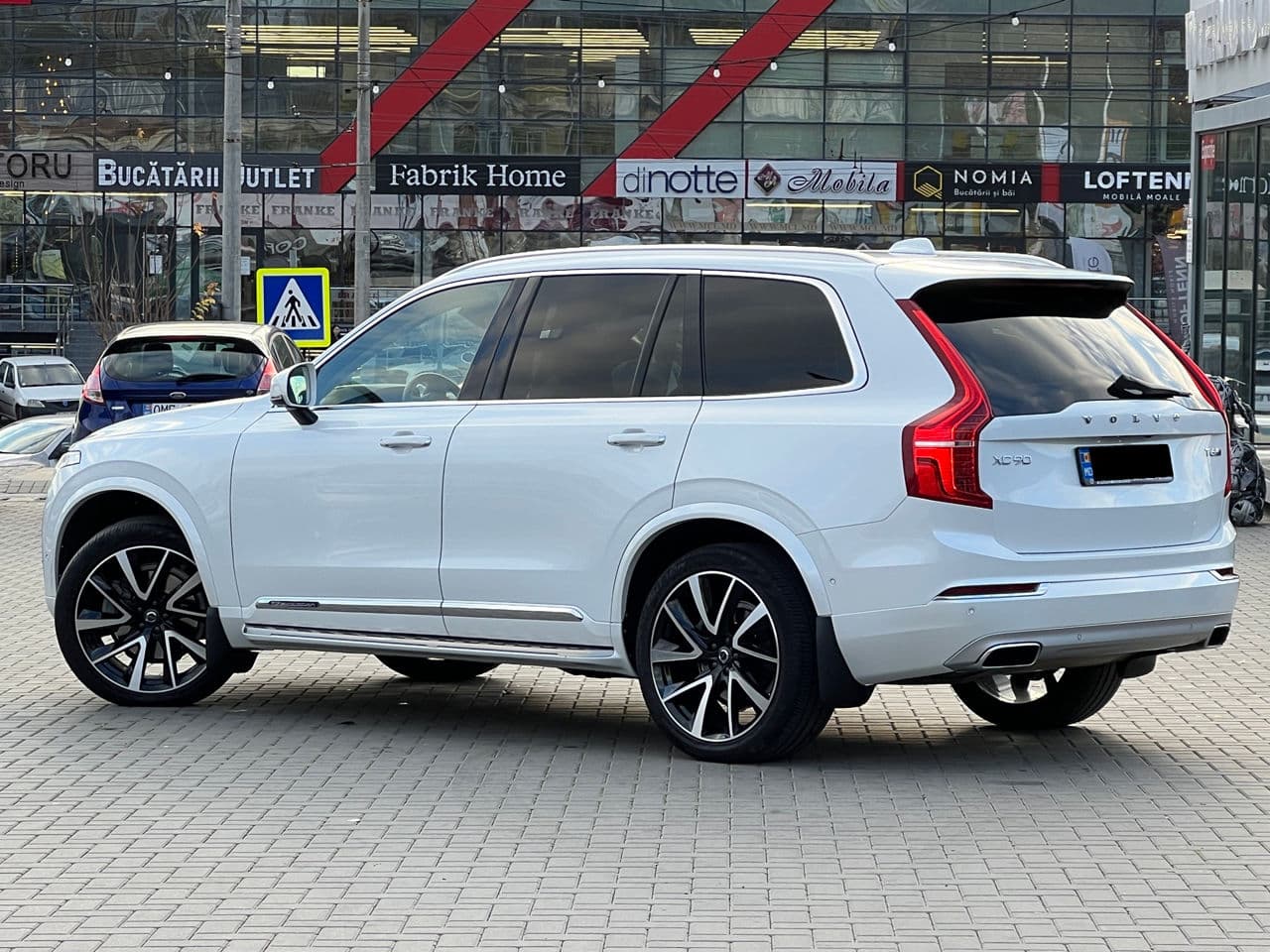 2017 Volvo XC 90 — Miniatură 4