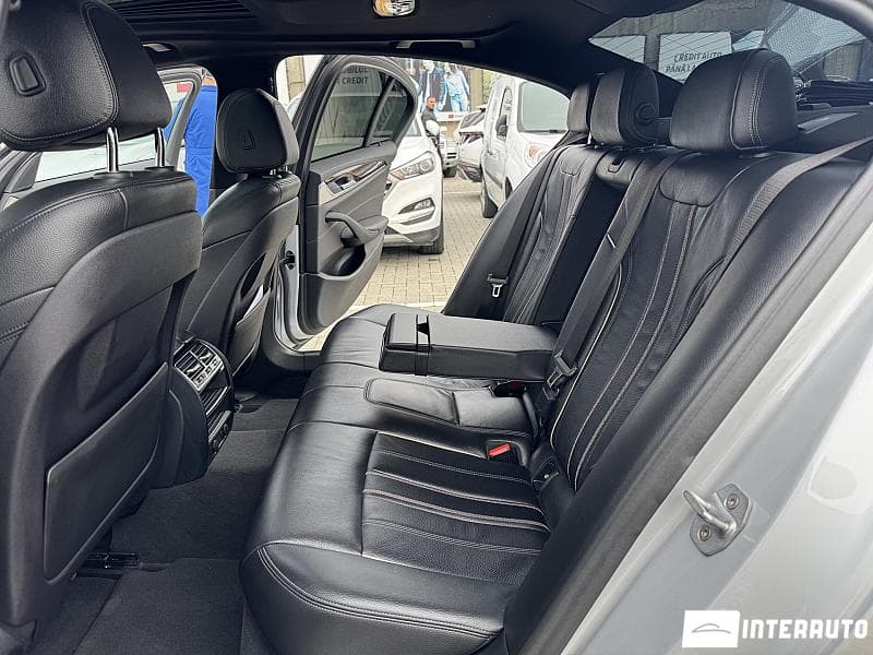 2018 BMW 530e — Miniatură 14