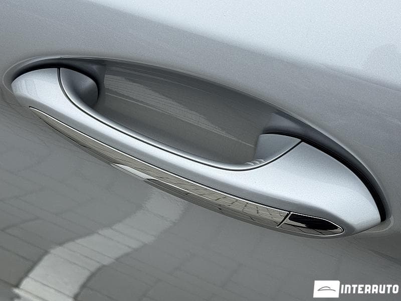 2018 BMW 530e — Miniatură 19