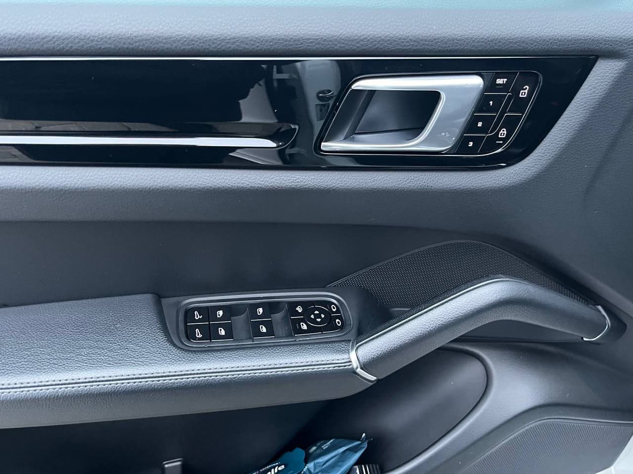 Porsche Cayenne 2021 — Миниатюра 5