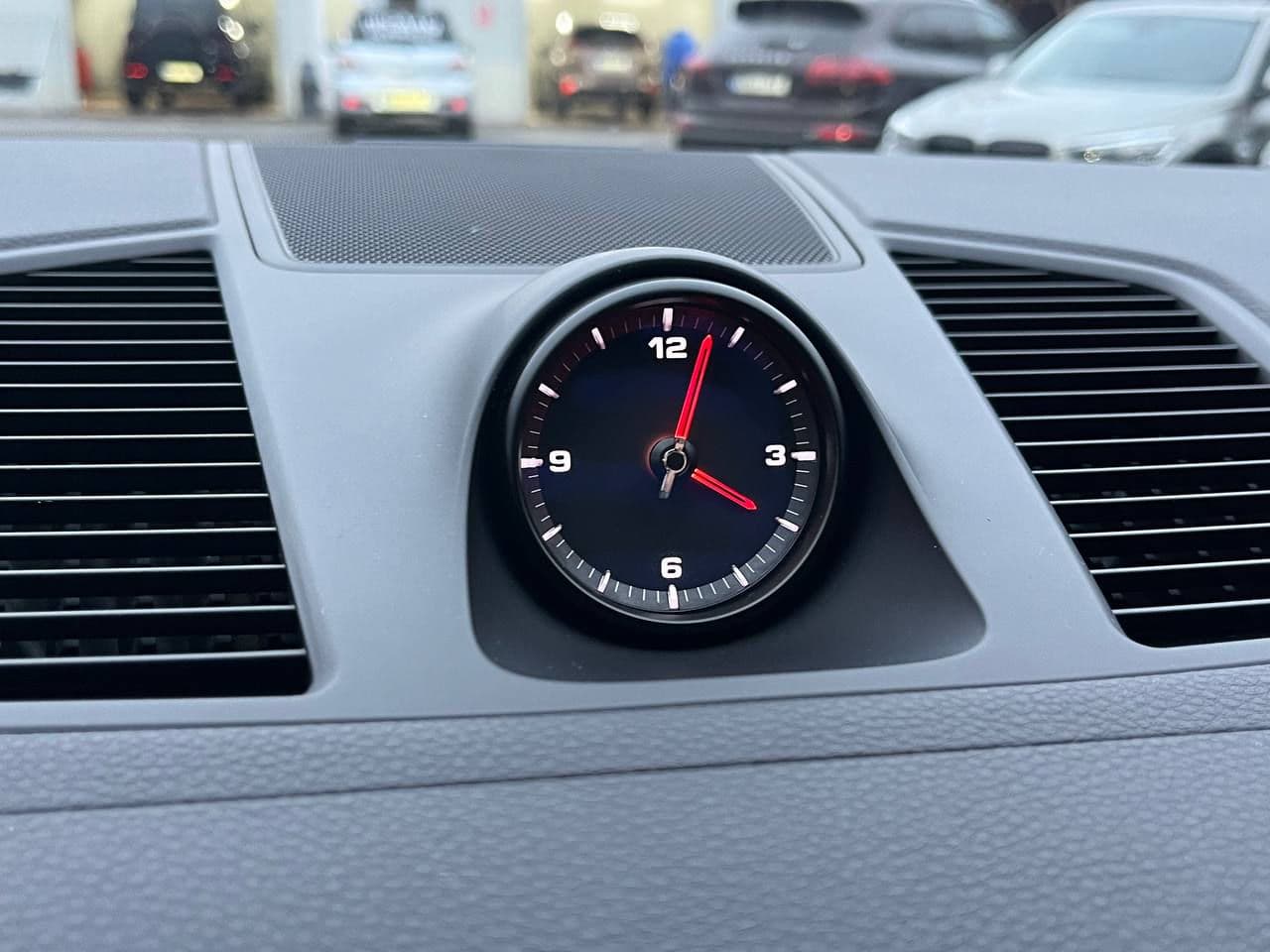 Porsche Cayenne 2021 — Миниатюра 10