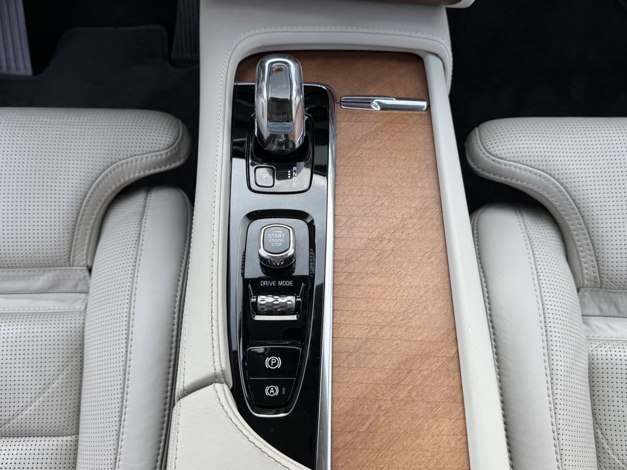2018 Volvo XC 90 — Miniatură 14