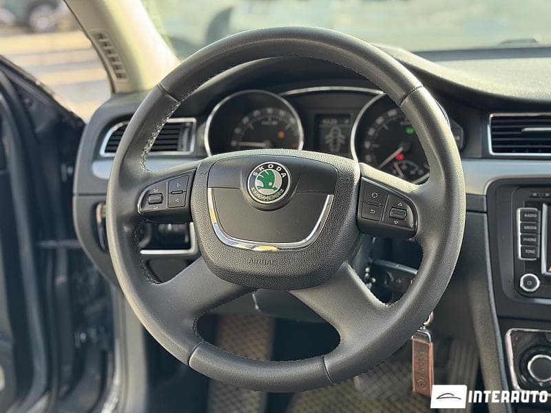 2009 Skoda Superb — Miniatură 7
