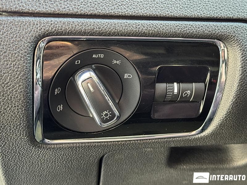 2009 Skoda Superb — Miniatură 16