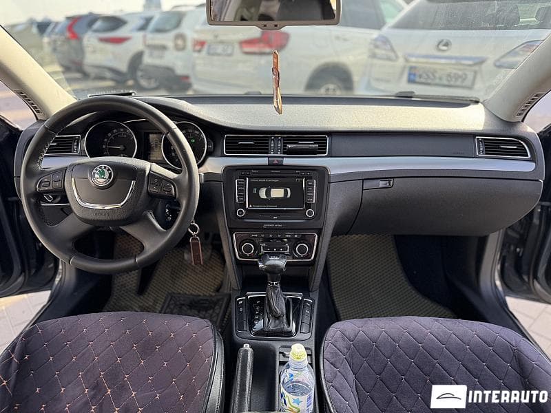 2009 Skoda Superb — Miniatură 6