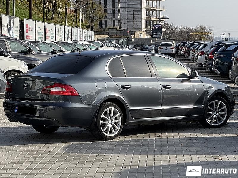 2009 Skoda Superb — Miniatură 3