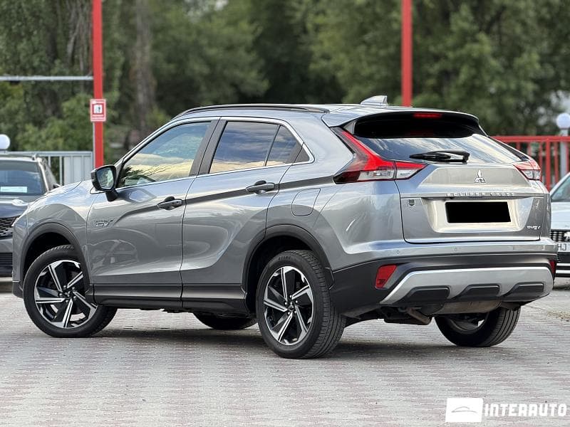 2022 Mitsubishi Eclipse Cross — Miniatură 3