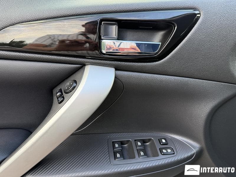 2022 Mitsubishi Eclipse Cross — Miniatură 7