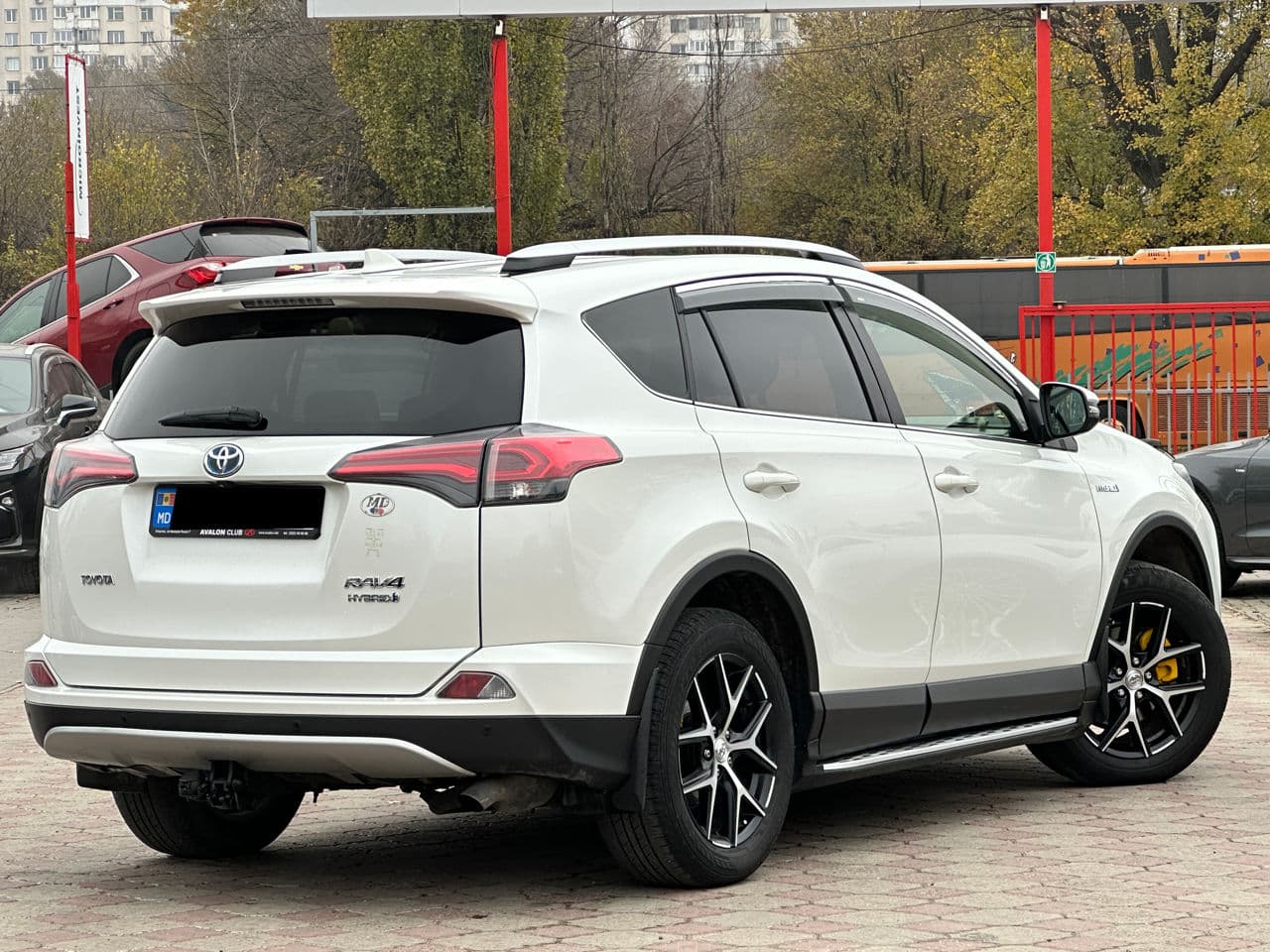 2016 Toyota Rav-4 — Miniatură 3