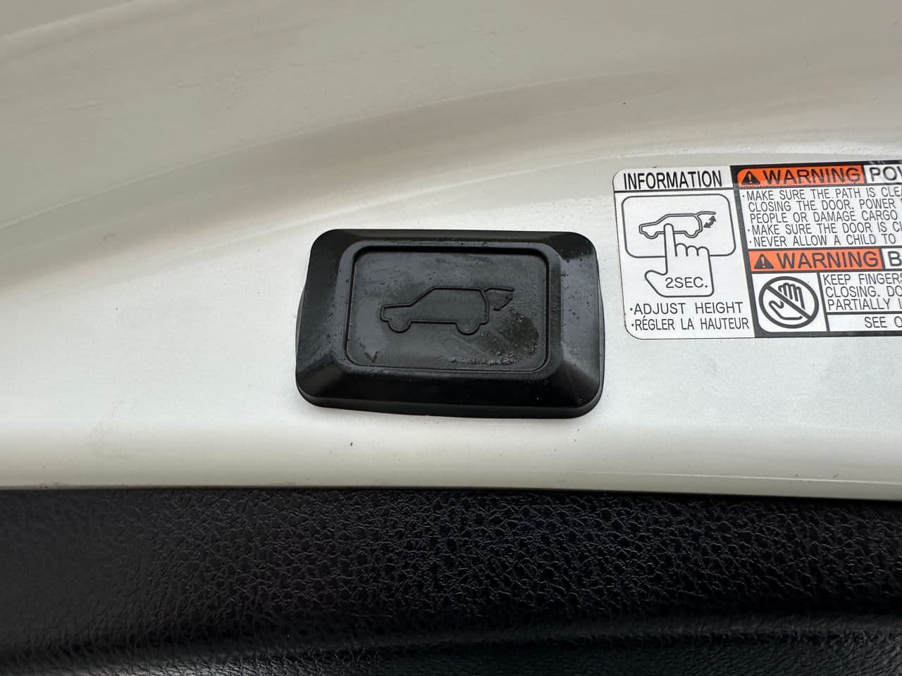 2016 Toyota Rav-4 — Miniatură 18