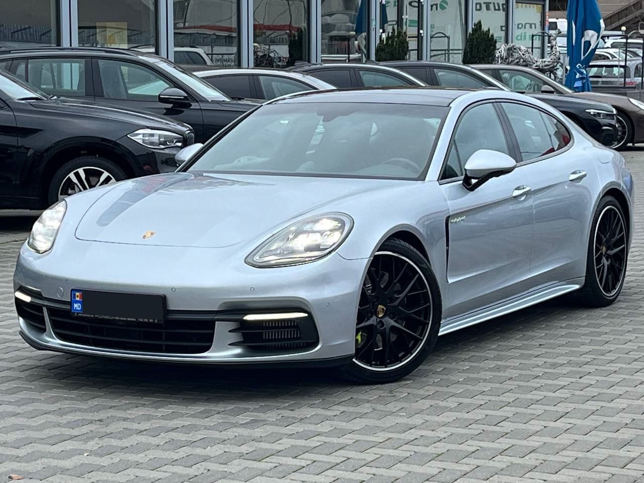 2017 Porsche Panamera 4 — Miniatură 3