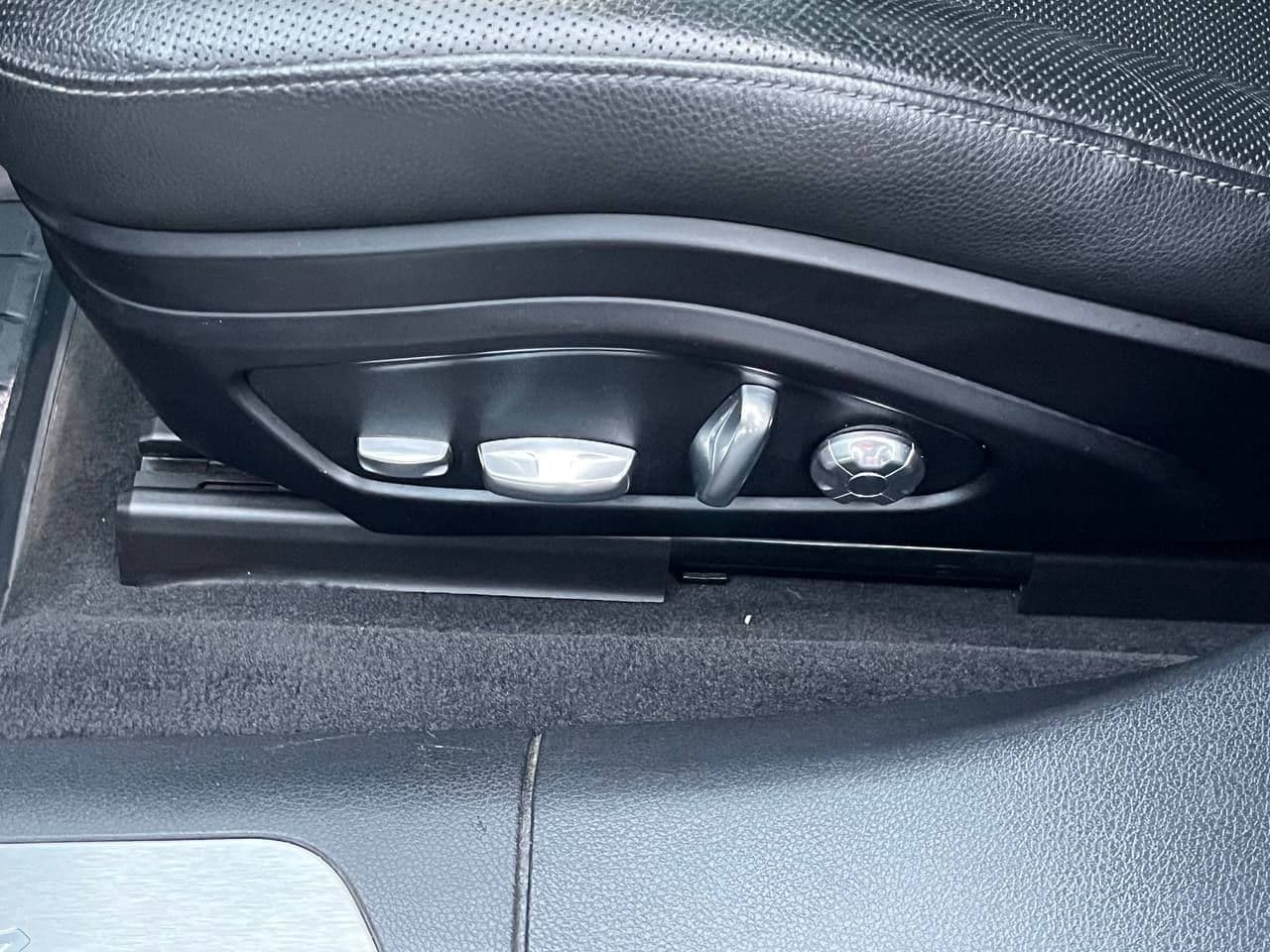 2017 Porsche Panamera 4 — Miniatură 16