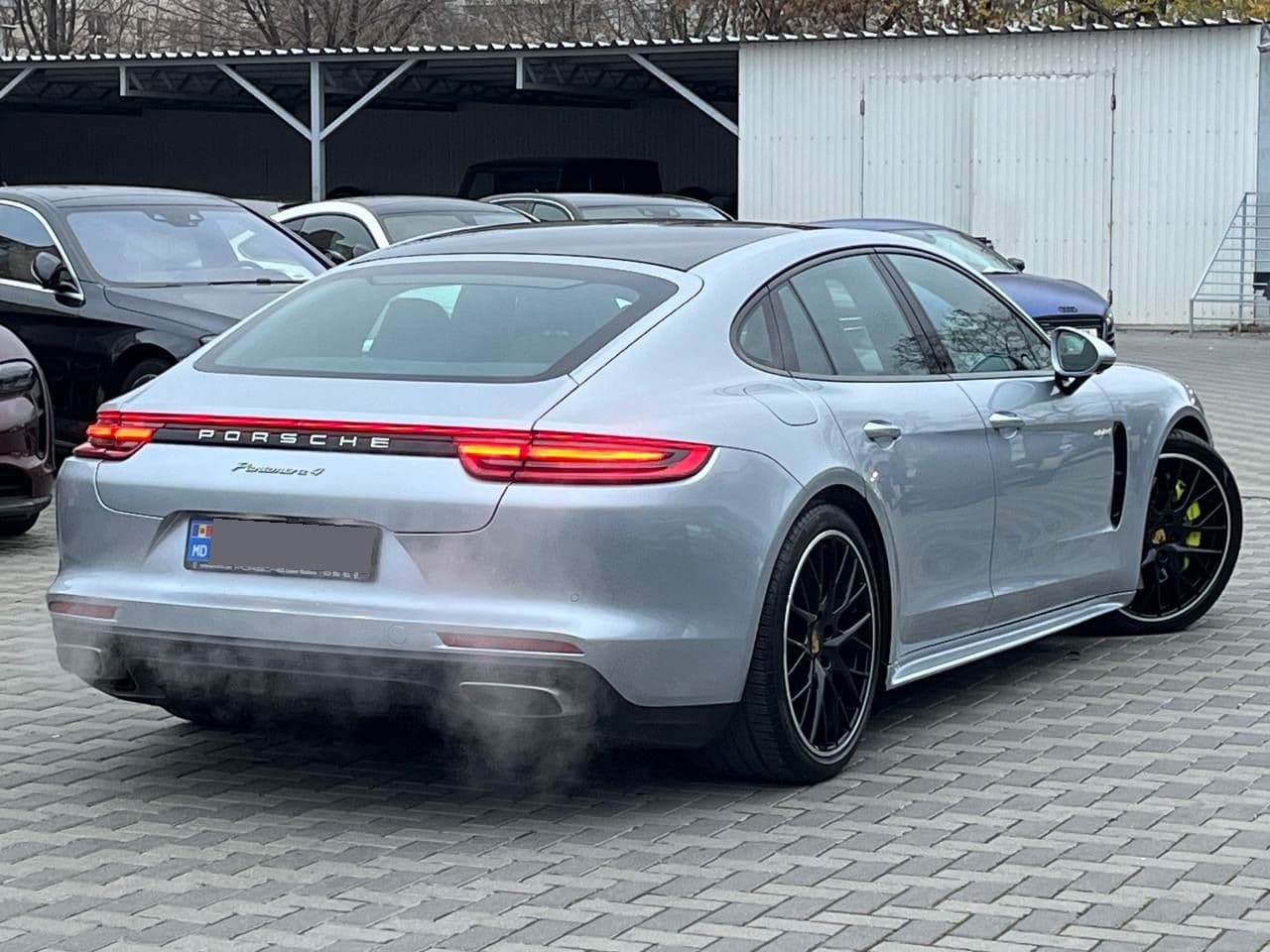 2017 Porsche Panamera 4 — Miniatură 4
