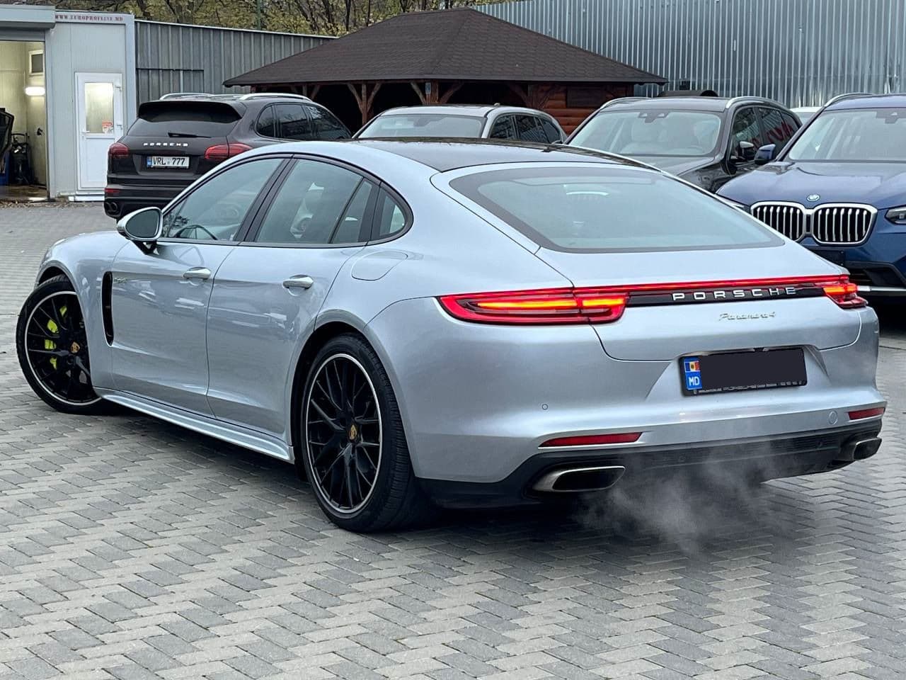 2017 Porsche Panamera 4 — Miniatură 2