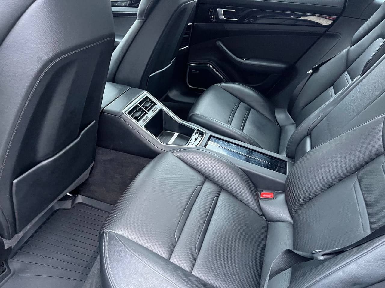 2017 Porsche Panamera 4 — Miniatură 19