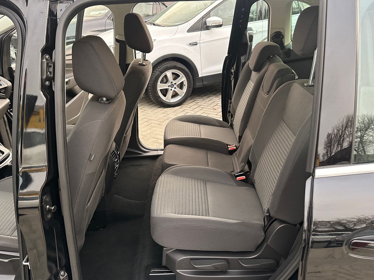 Ford Grand C-MAX 2015 — Миниатюра 13
