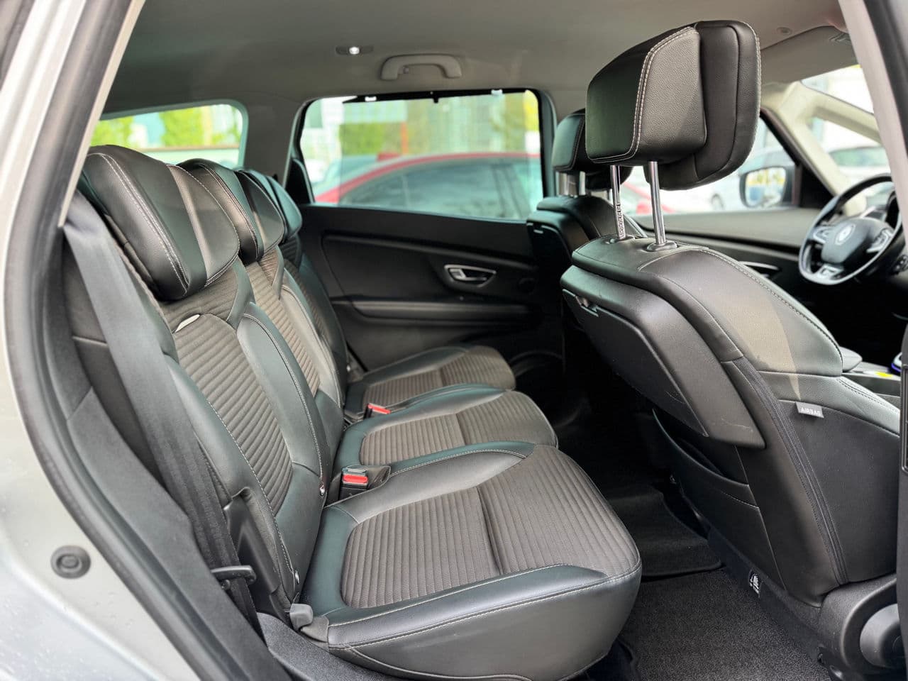 2017 Renault Grand Scenic — Miniatură 19
