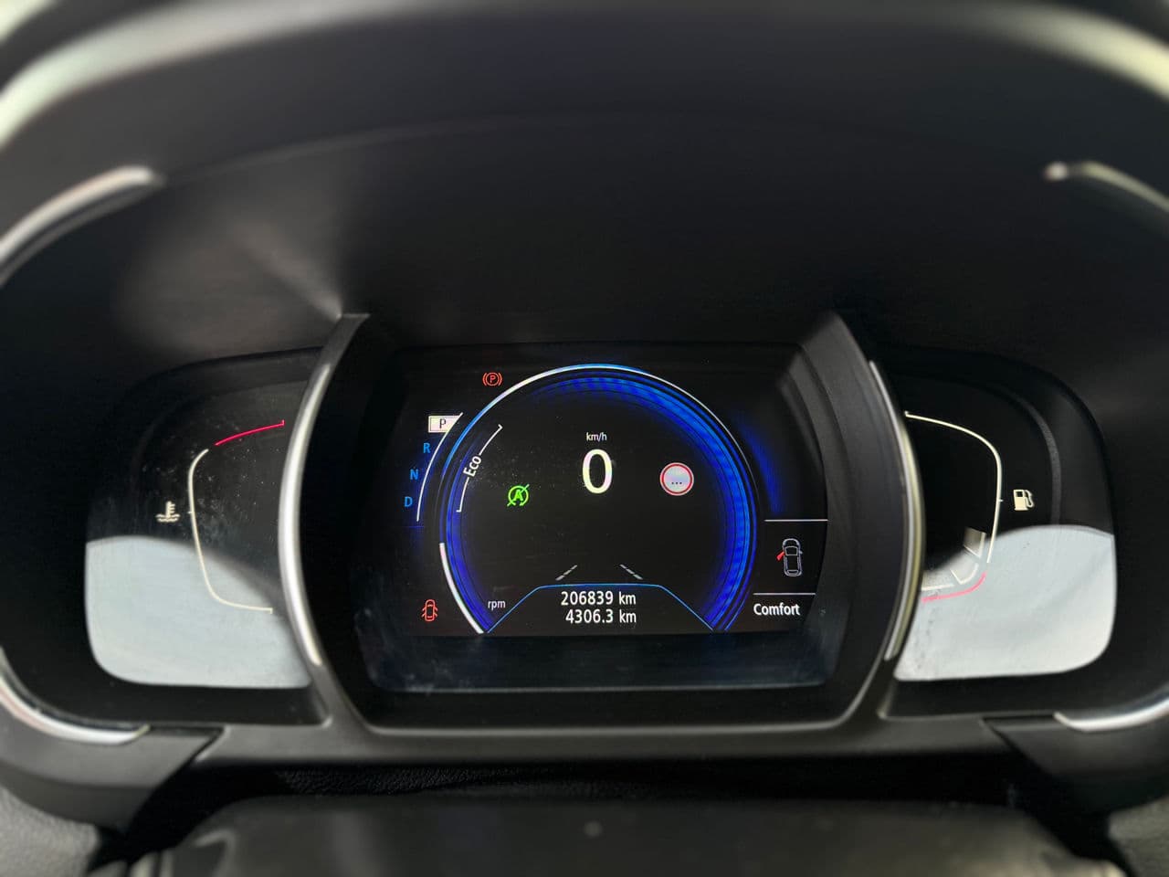 2017 Renault Grand Scenic — Miniatură 12