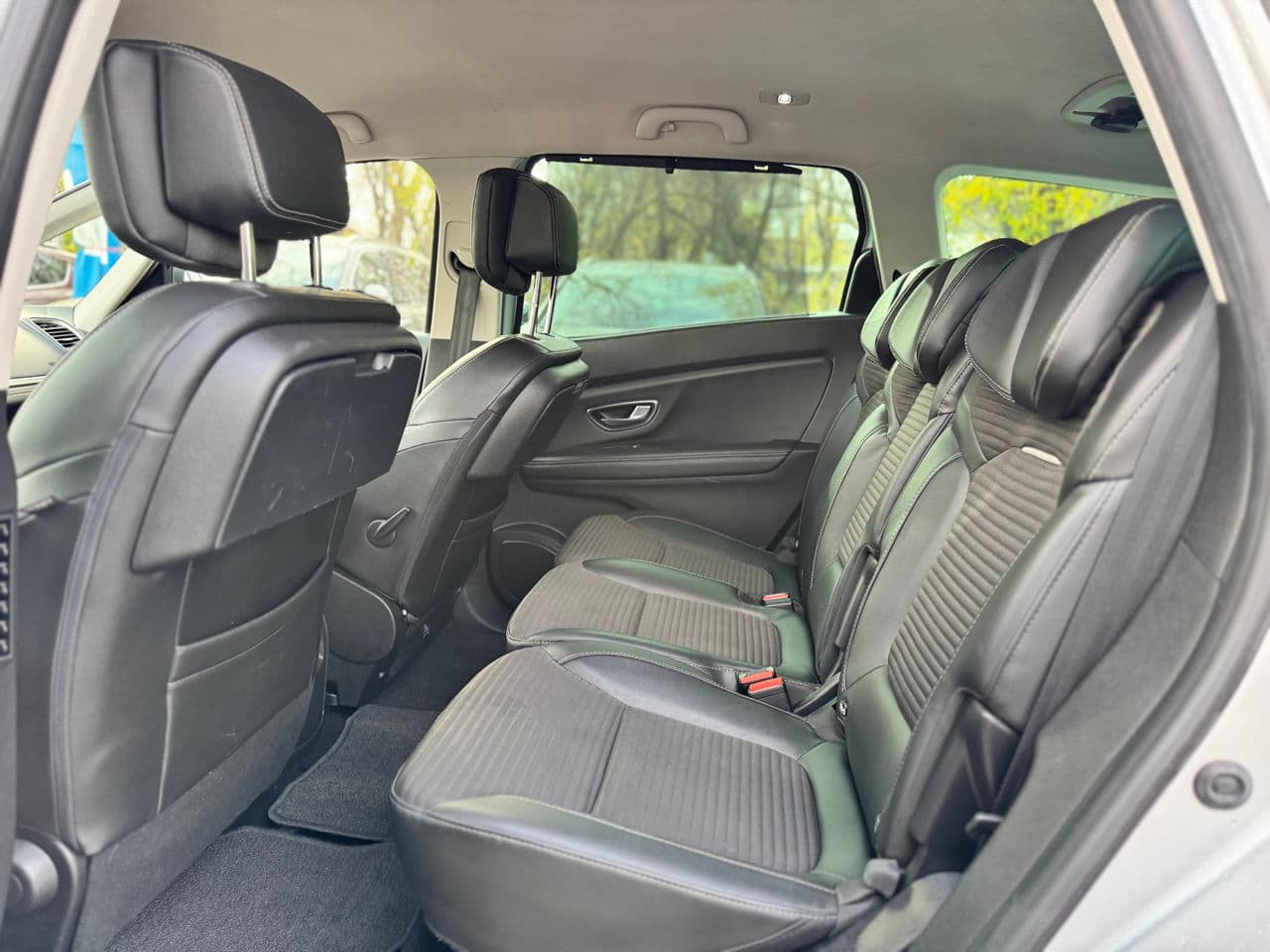 2017 Renault Grand Scenic — Miniatură 17