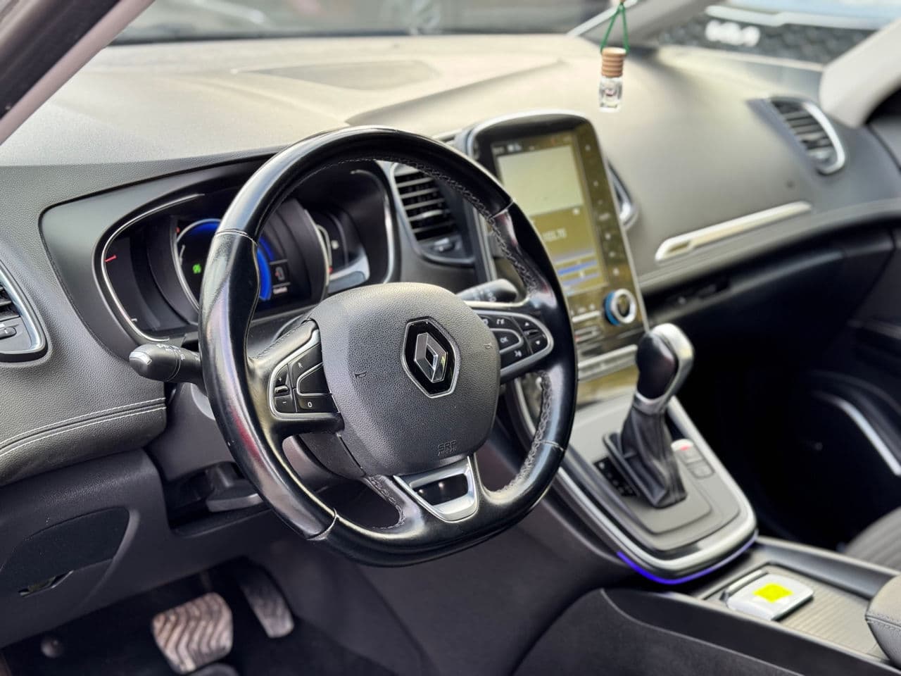 2017 Renault Grand Scenic — Miniatură 10