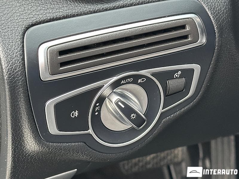 2017 Mercedes C 220 — Miniatură 14