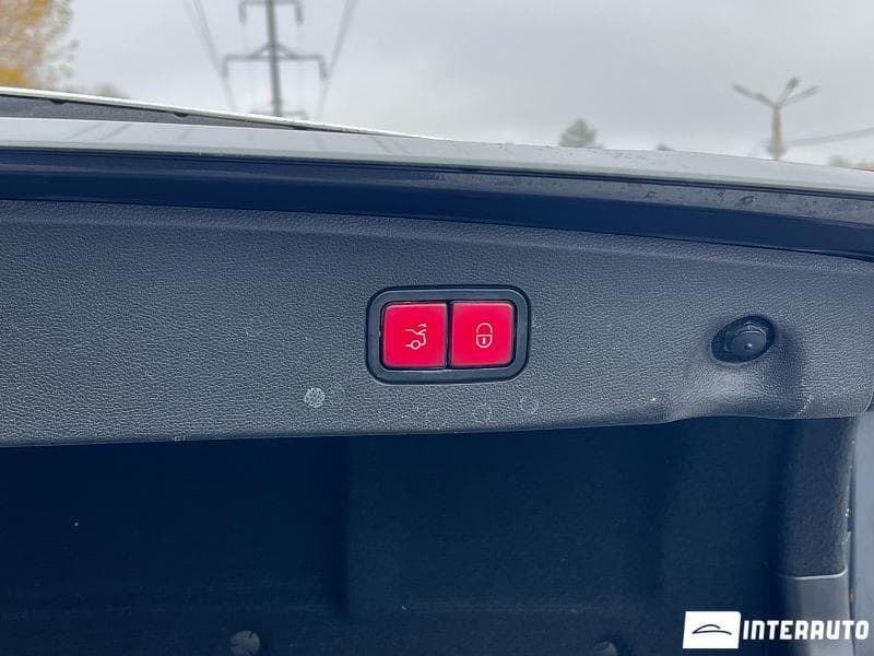2015 Mercedes E 250 — Miniatură 26