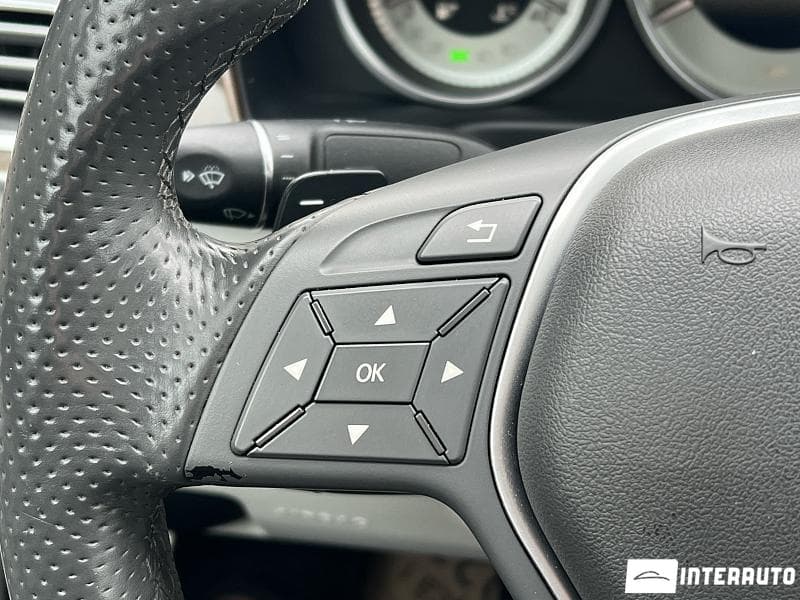 2015 Mercedes E 250 — Miniatură 13