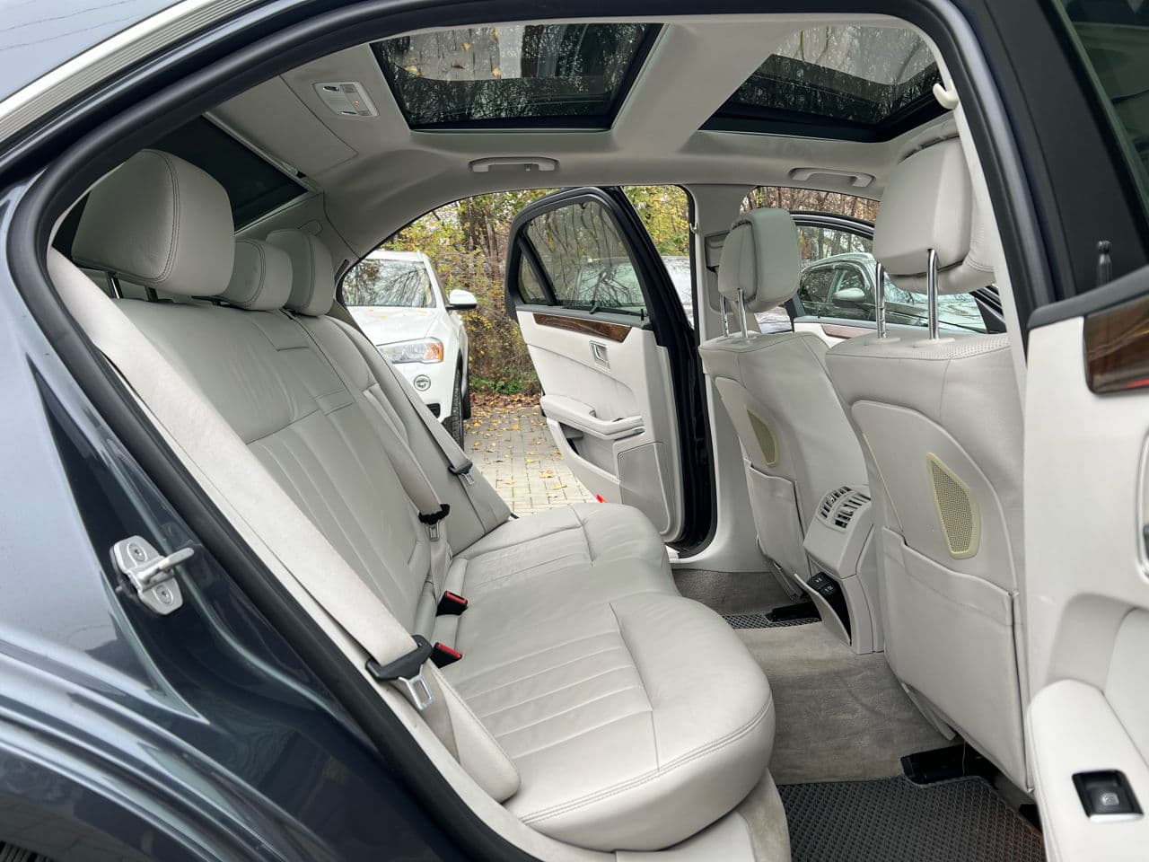 2015 Mercedes E 250 — Miniatură 22