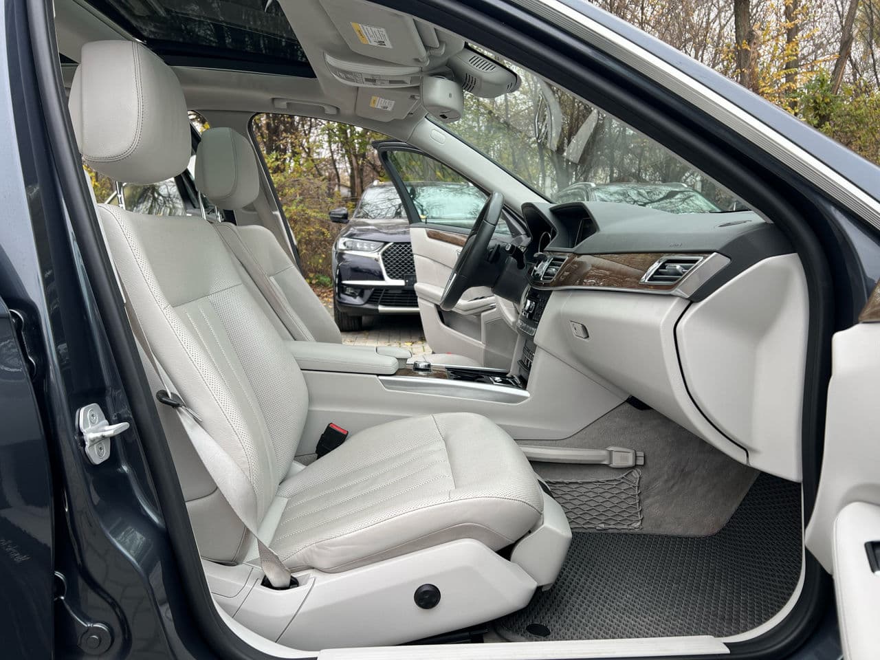 2015 Mercedes E 250 — Miniatură 21