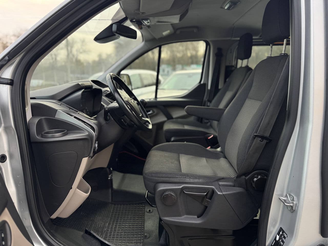 2015 Ford Transit — Miniatură 5