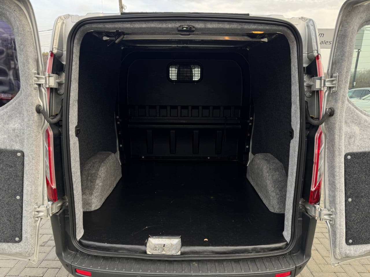 2015 Ford Transit — Miniatură 18