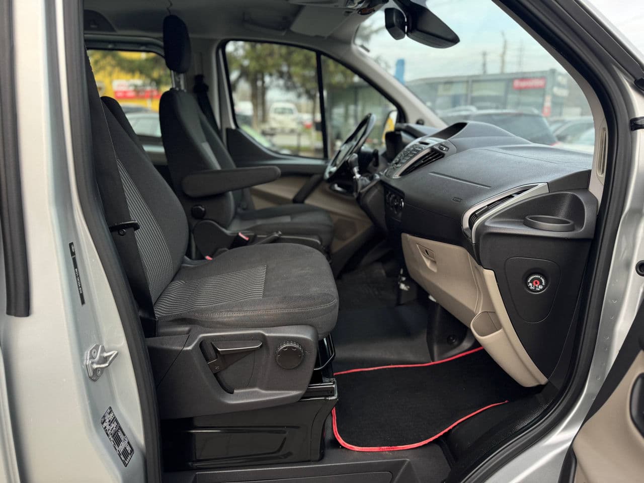 2015 Ford Transit — Miniatură 14