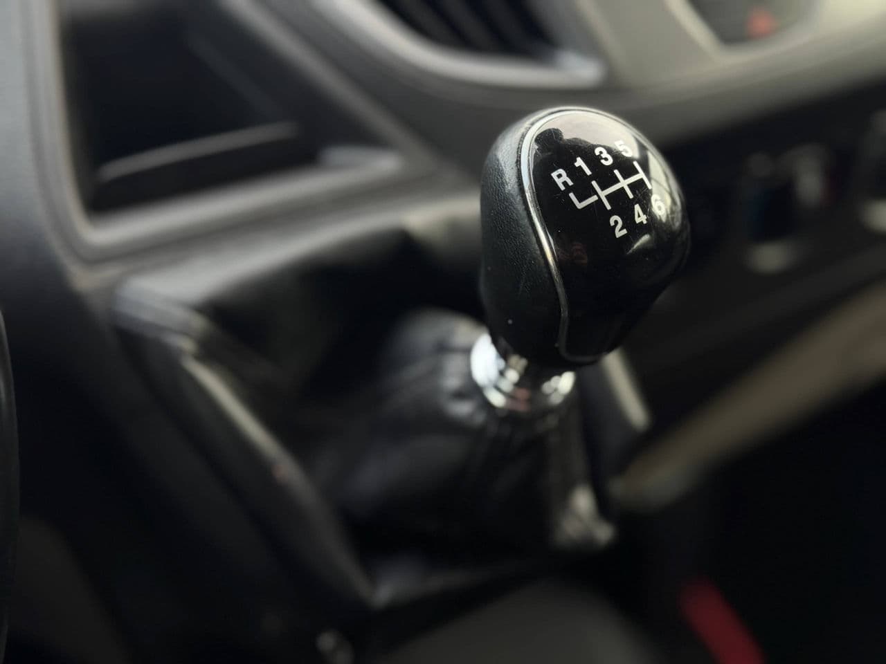 2015 Ford Transit — Miniatură 12