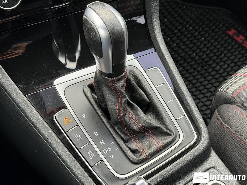 2020 Volkswagen Golf GTI — Miniatură 13