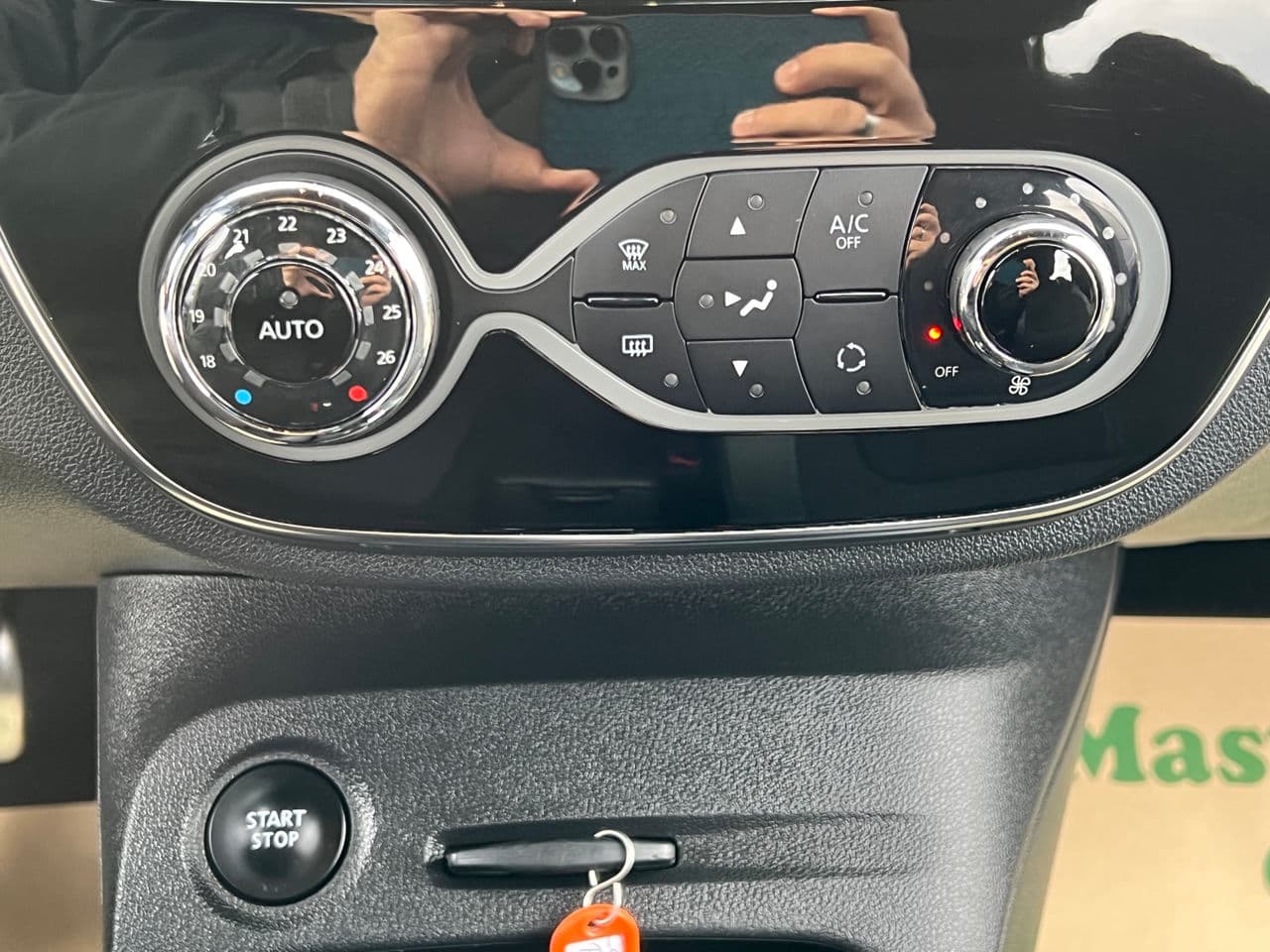 2018 Renault Captur — Miniatură 10