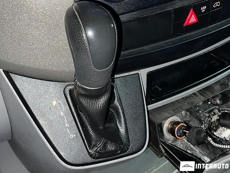 2011 Mercedes Sprinter — Miniatură 10