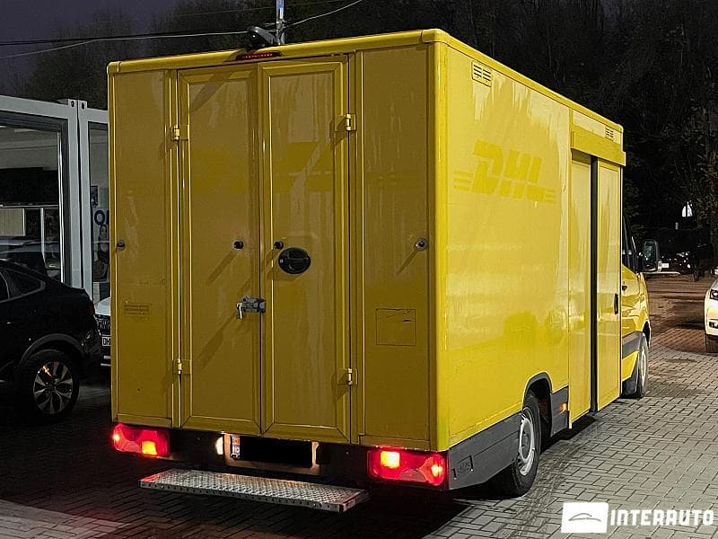 2011 Mercedes Sprinter — Miniatură 2