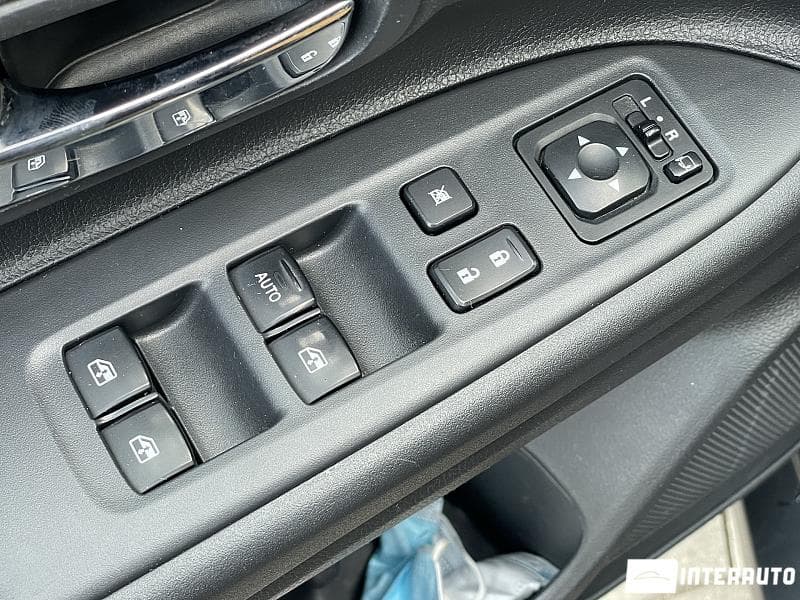 2017 Mitsubishi Outlander — Miniatură 6