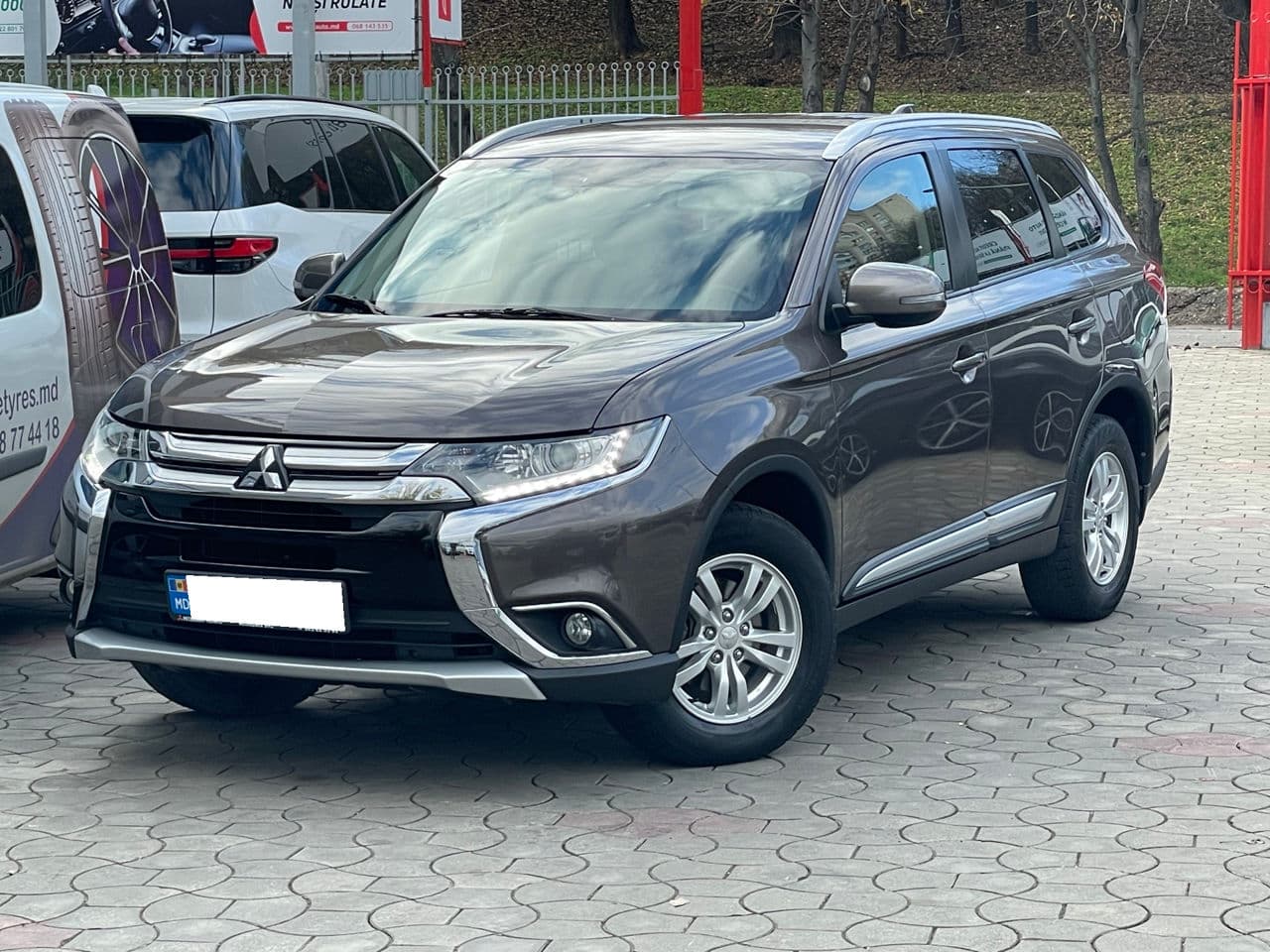 2017 Mitsubishi Outlander — Miniatură 2