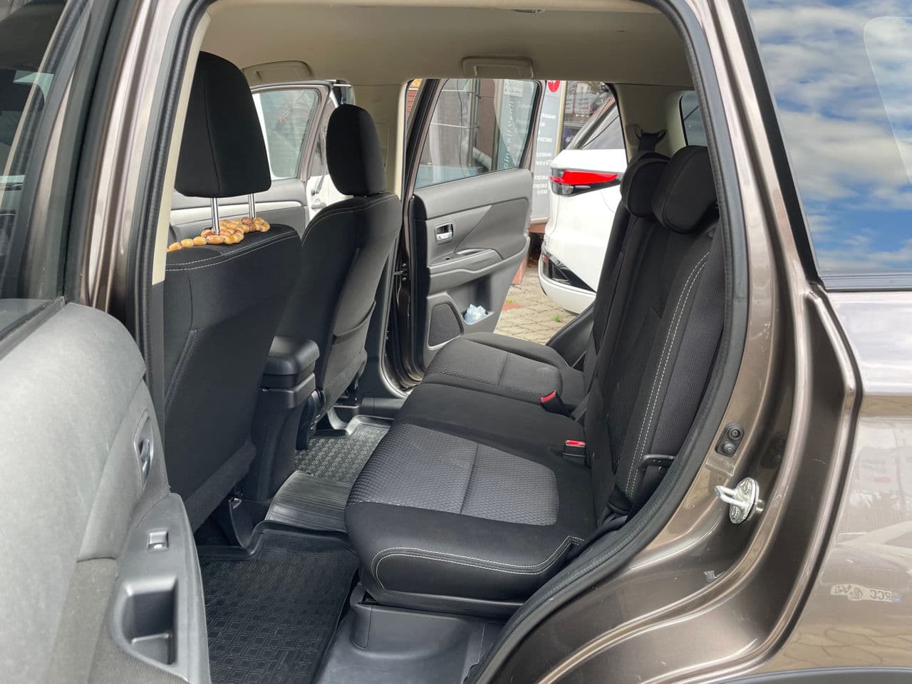 2017 Mitsubishi Outlander — Miniatură 17