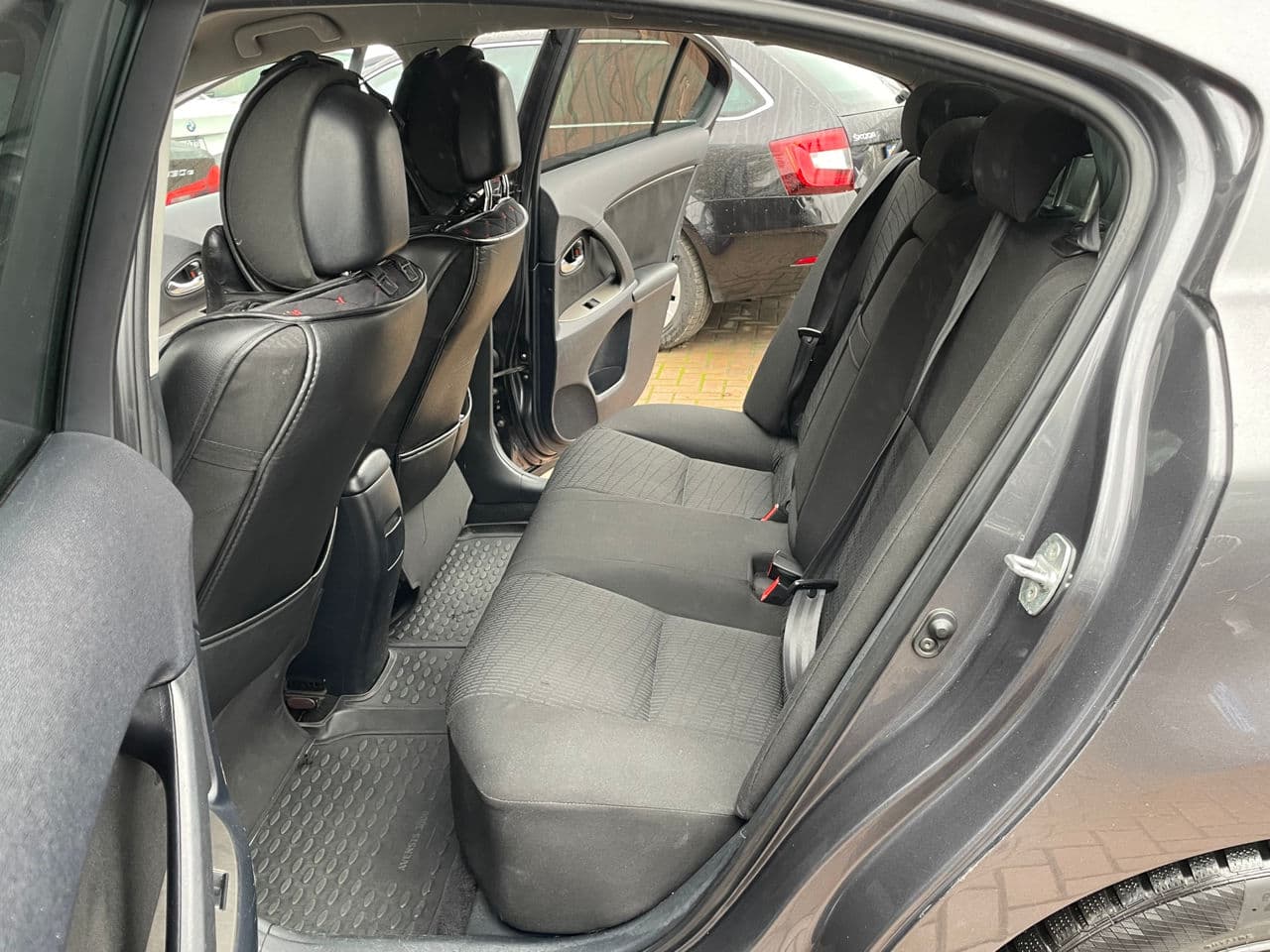 2009 Toyota Avensis — Miniatură 15