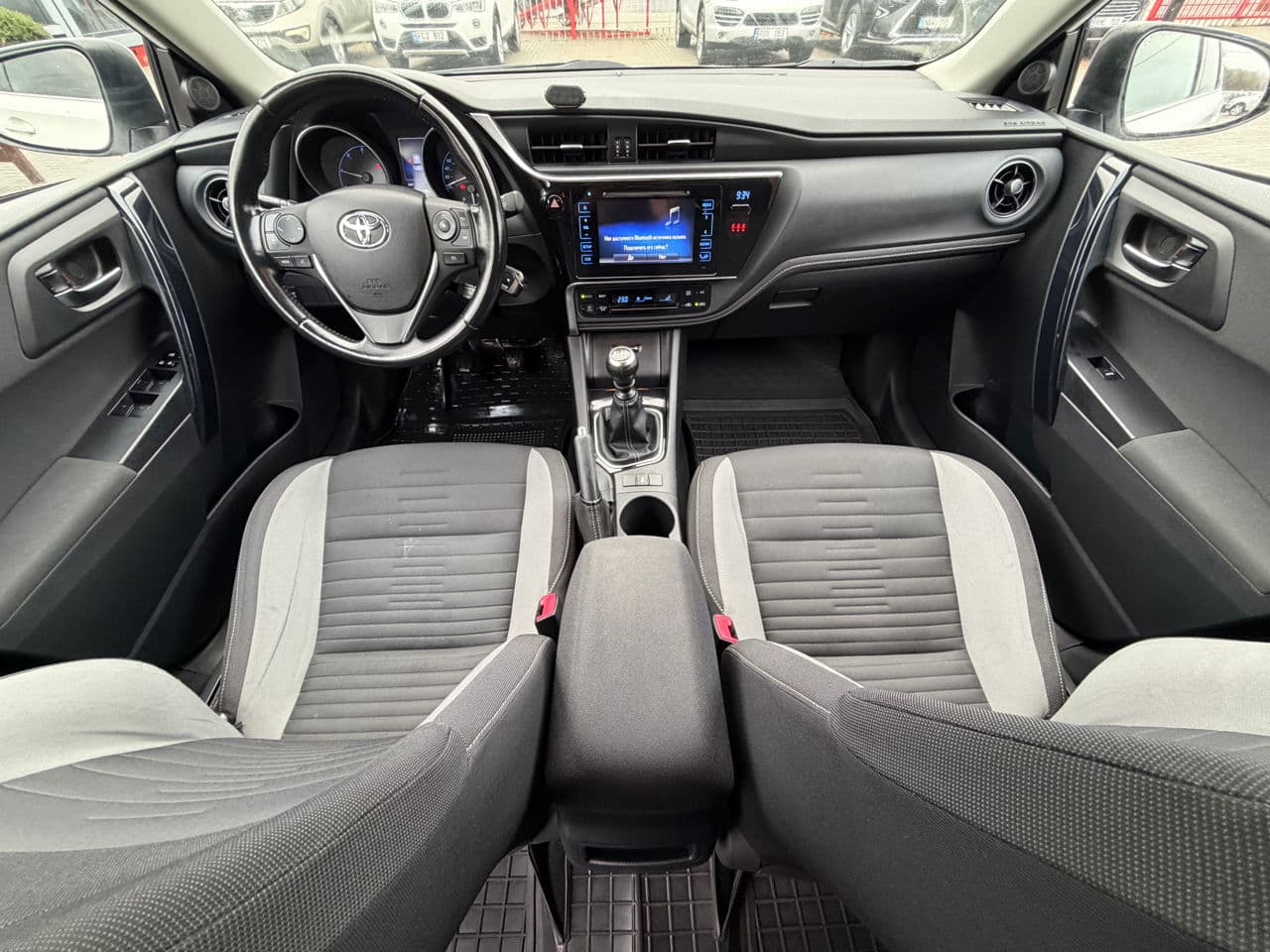 2016 Toyota Auris — Miniatură 8
