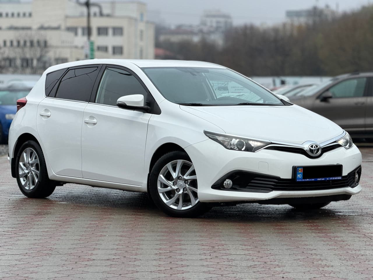 2016 Toyota Auris — Miniatură 4