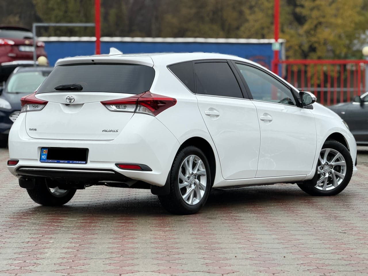 2016 Toyota Auris — Miniatură 3