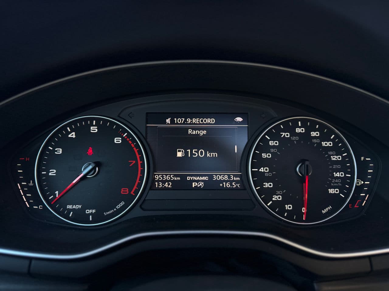 Audi A4 2017 — Миниатюра 12
