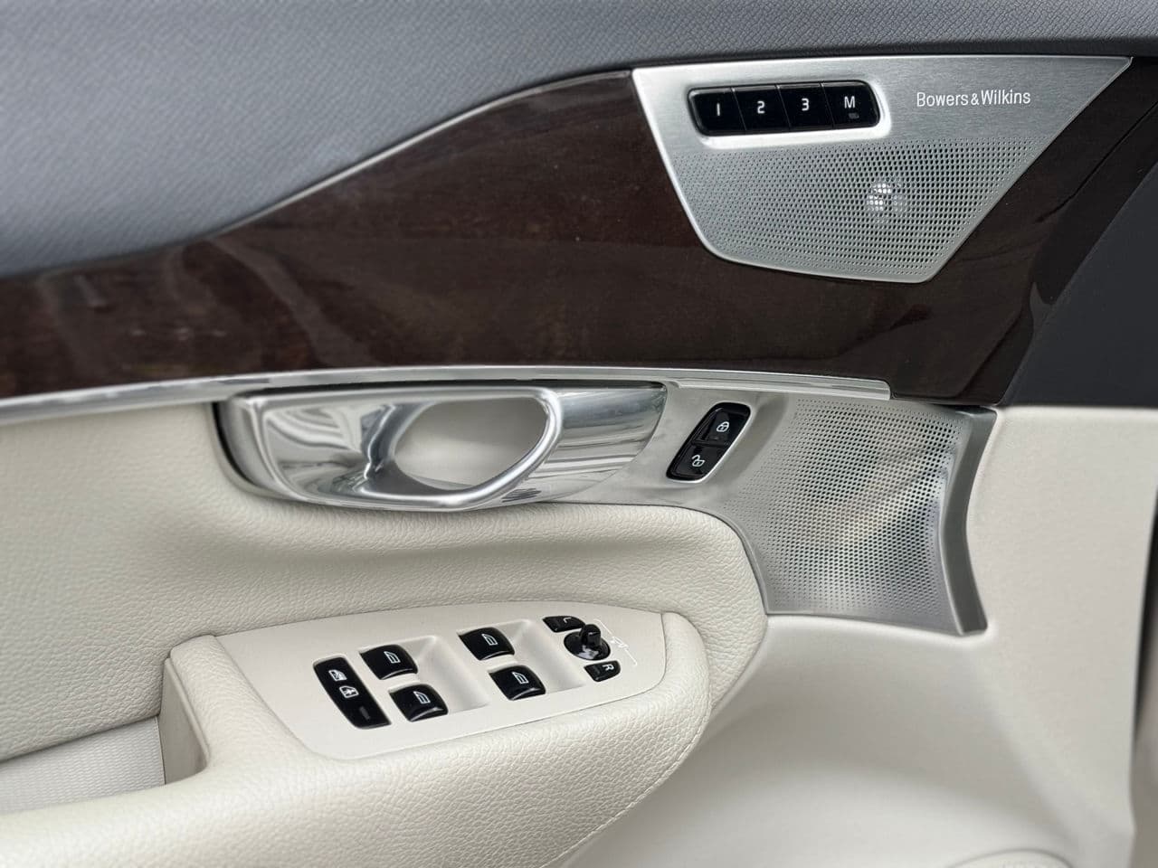 Volvo XC 90 2016 — Миниатюра 9