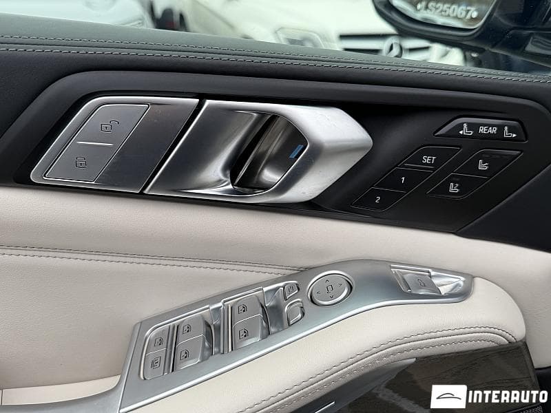 BMW X7 3.0d 2019 — Миниатюра 29